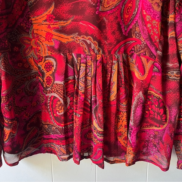 Floral Paisley Long Sleeve - Picture 6 of 6